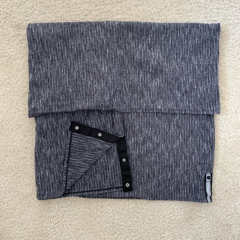 Lululemon Vinyasa scarf